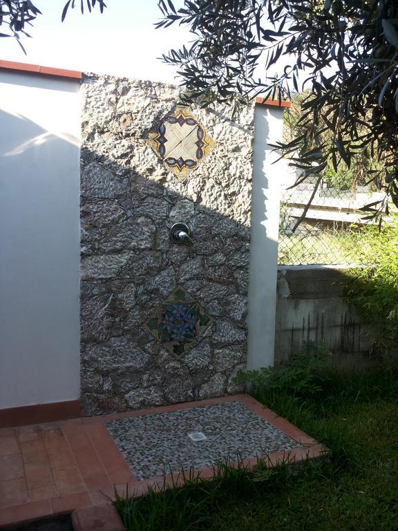 Affittacamere La Casa Dell'antiquario Graniti Esterno foto