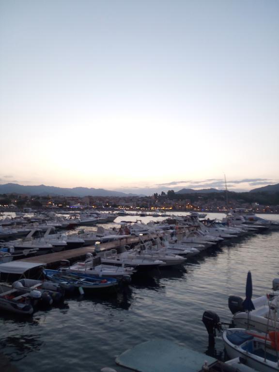 Affittacamere La Casa Dell'antiquario Graniti Esterno foto