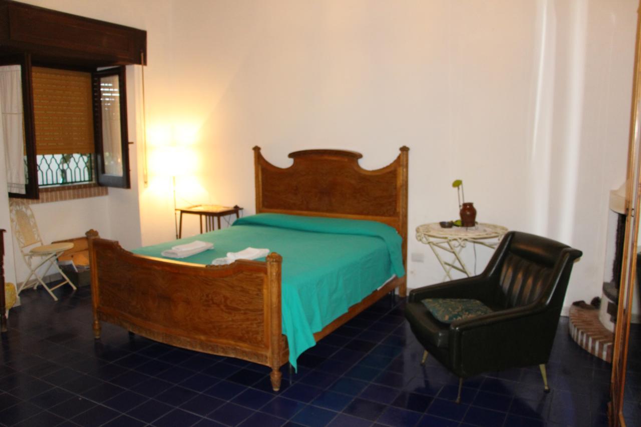 Affittacamere La Casa Dell'antiquario Graniti Esterno foto